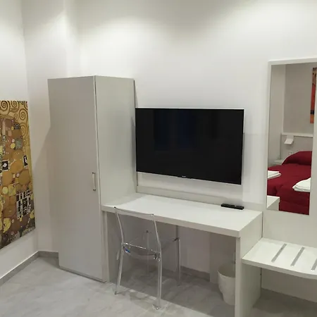 Picaflor Art & Πανσιόν Μιλάνο